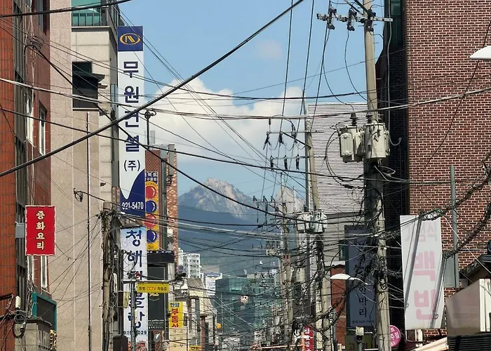 Table&rest--spacious 2f, No Hills, Local Vibe, Easy Transit Apartment Seoul