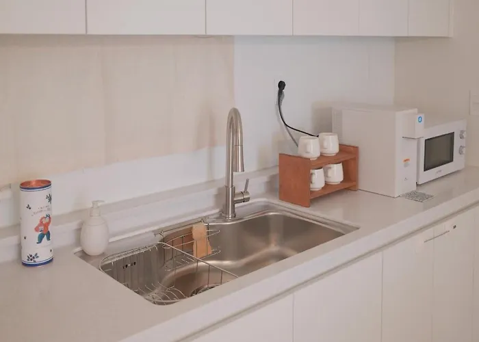 Table&rest--spacious 2f, No Hills, Local Vibe, Easy Transit * Seoul