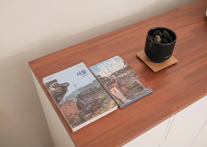 Apartment Table&rest--spacious 2f, No Hills, Local Vibe, Easy Transit