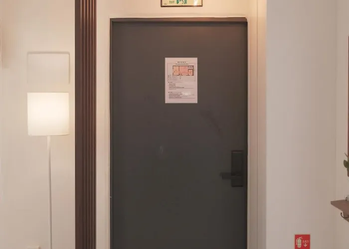 Table&rest--spacious 2f, No Hills, Local Vibe, Easy Transit Apartment Seoul